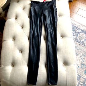 EUC Black SPANX leggings XS